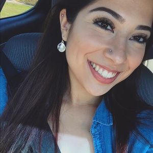 Meet your Posher, Ariana